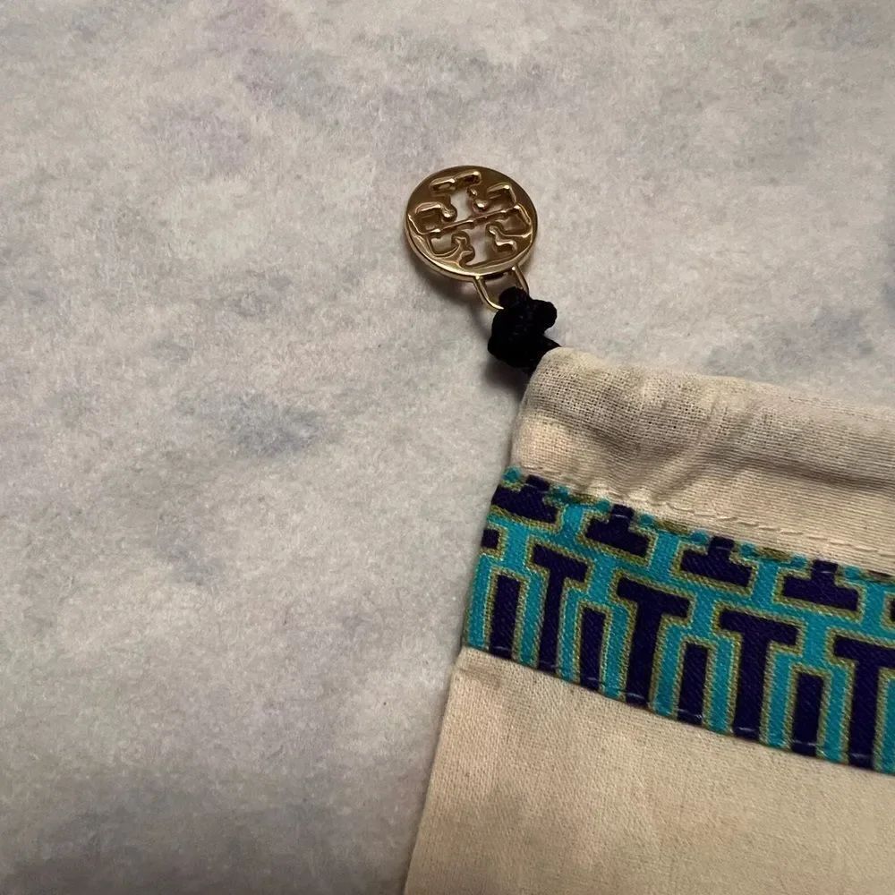 Tory Burch Dust Cover - Picture 2 of 3